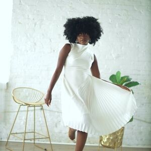 Sleeveless White Pleated Midi Dress with High Neck CHERI Dion Plisse Small